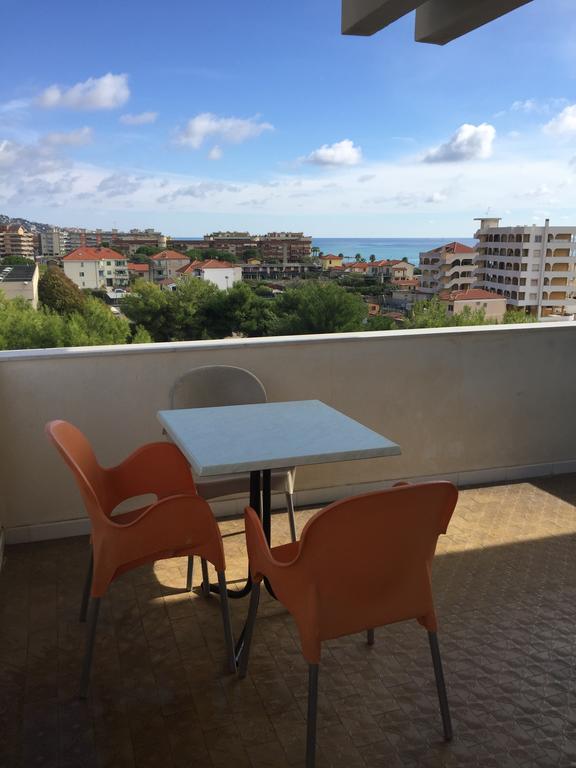 Attico Tacito Apartment Ventimiglia Ngoại thất bức ảnh