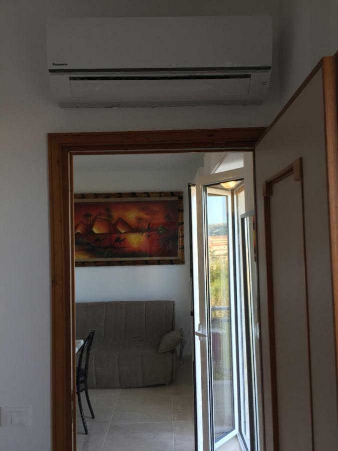 Attico Tacito Apartment Ventimiglia Ngoại thất bức ảnh
